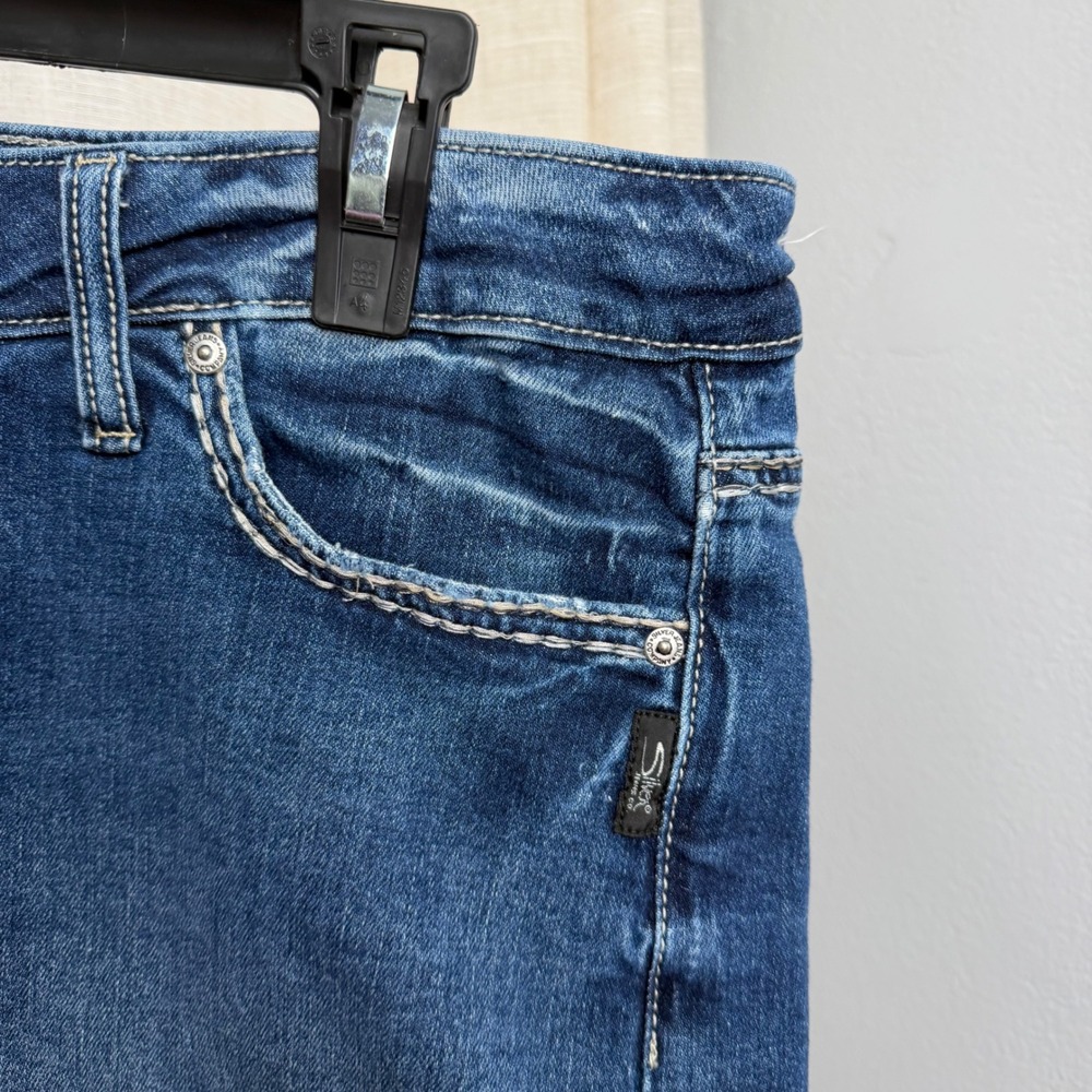 Silver Jeans Elyse Mid Rise Cuffed Denim Shorts Medium Blue Wash Women's W30 L4 - Picture 3 of 8